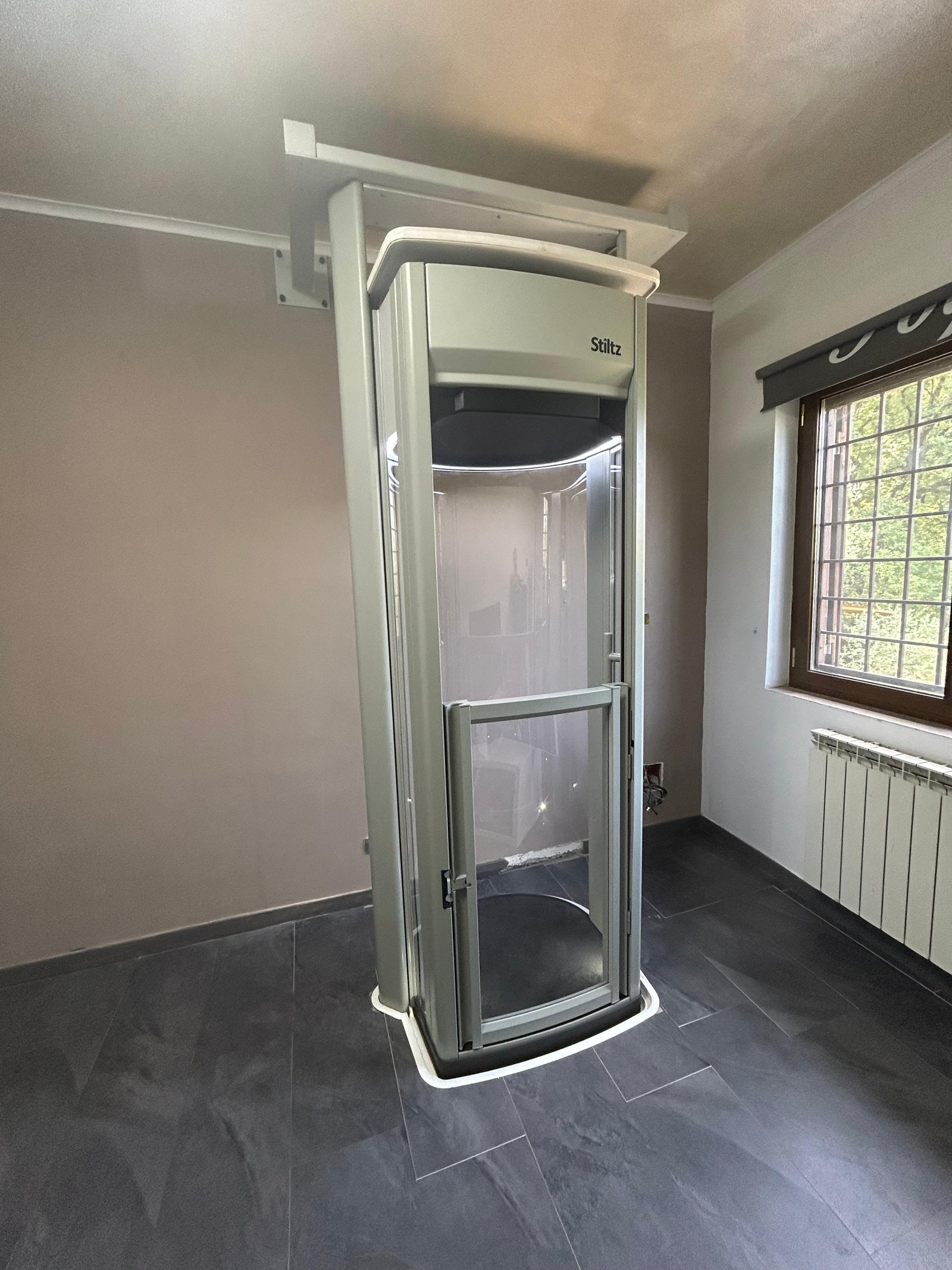 Elegant mini ascensore con staffa a soffitto installazione su misura