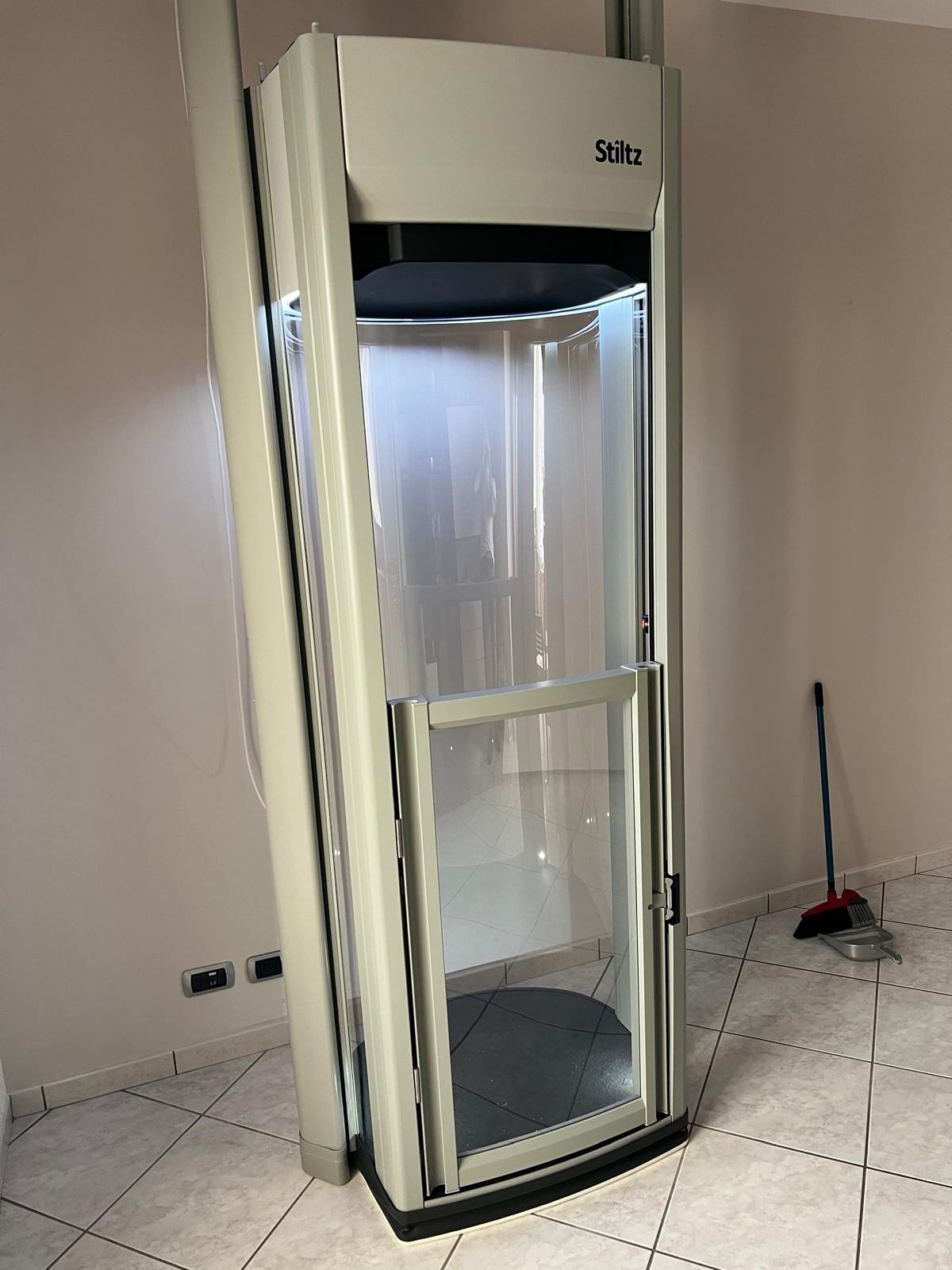 Elegant mini ascensore Duo installazione in ambiente domestico